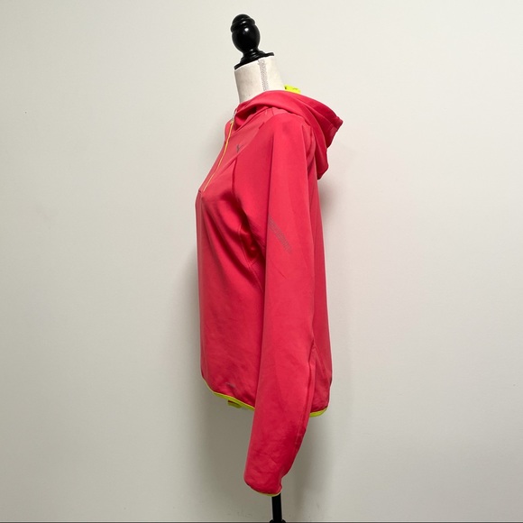 Puma Geranium Punch Windblock Hooded Soft Shell - Picture 4 of 13